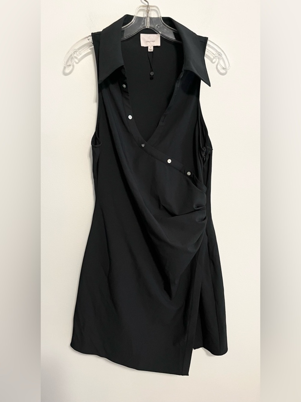 NWOT Cinq a Sept Margie Notched Hem Sleeveless V Neck Mini Dress in Black.
Sz 12 - Picture 3 of 11